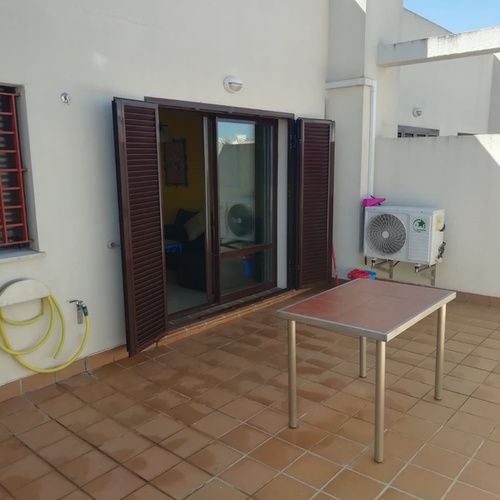 ATICO TOTALMENTE AMUEBLADO CON TERRAZA DE 25 METROS